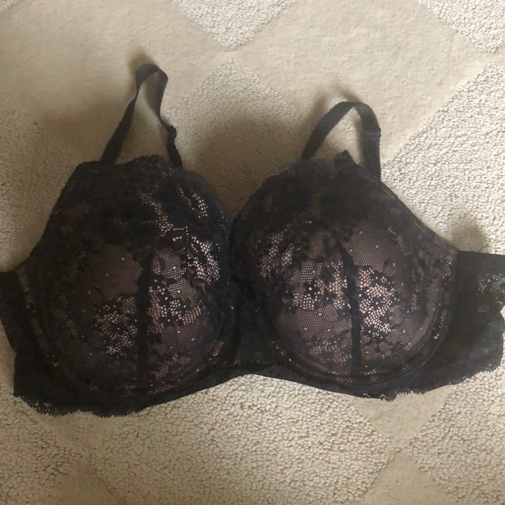 5/$45. Victoria’s Secret 38D Lace Bra!